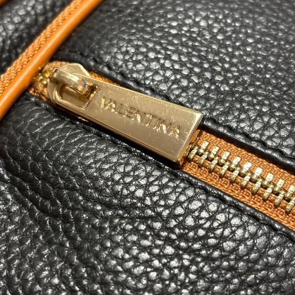 COPY - 🏷️ NWT Valentina Italy peppled Leather Purse/Backpack/ sling  - black - Picture 5 of 5